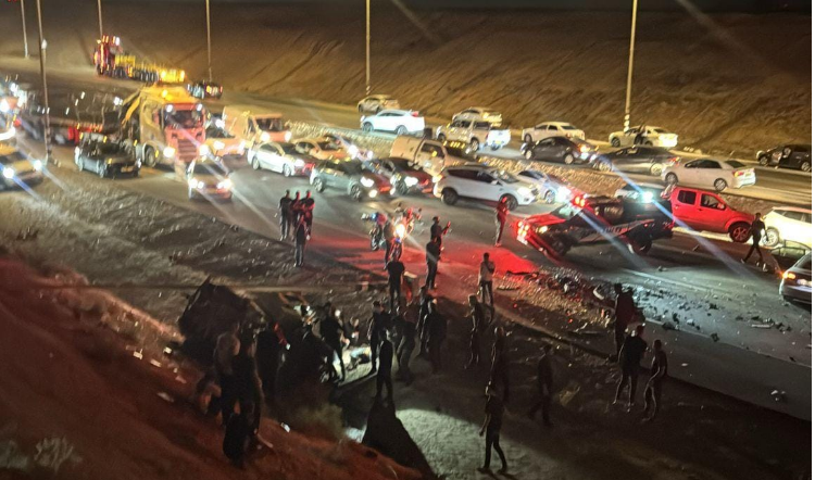 حادث طرق خطير قرب أبو قويدر: 8 مصابين بينهم شابة بحالة خطيرة